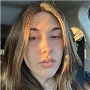 Studentesse del dipartimento di scienze veterinarie impartisce lezioni di inglese ad Alessandria